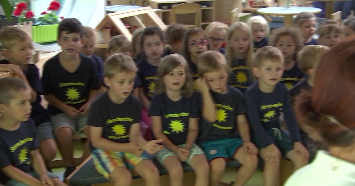 Kita Burgweinting bekommt Auszeichnung „Die Carusos“ | TVA