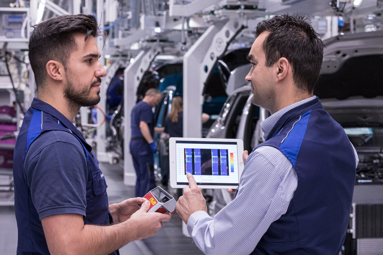 — © BMW Group Werk Regensburg