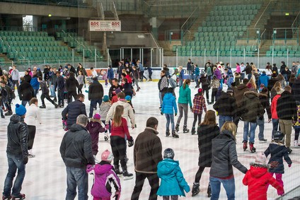 Regensburg In Der Donau Arena Beginnt Die Eislaufsaison Tva 