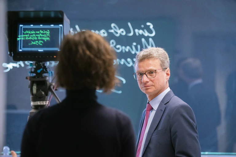 — © Bayerisches Staatsministerium für Wissenschaft und Kunst