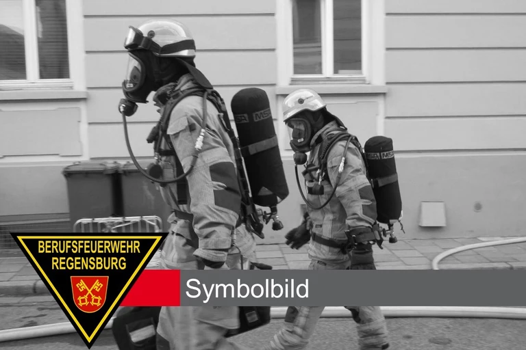 Berufsfeuerwehr Feuerwehr Regensburg Blaulicht — © Berufsfeuerwehr Regensburg