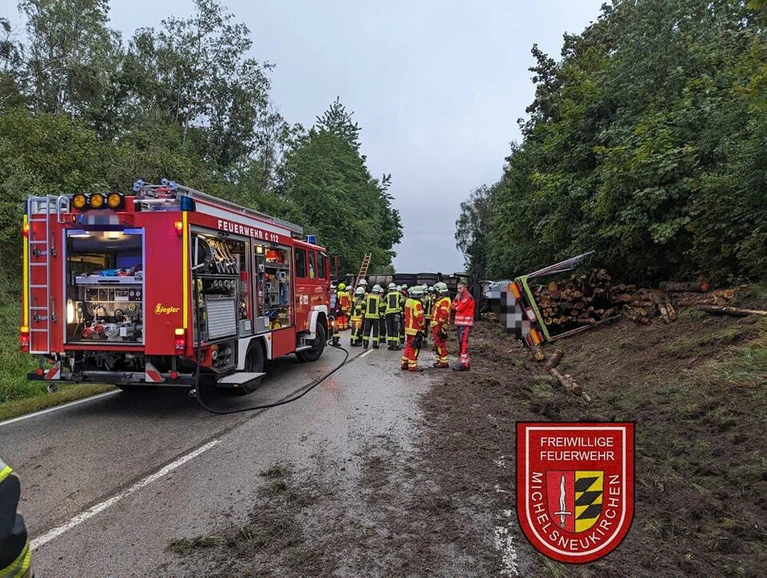  — © Freiwillige Feuerwehr Michelsneukirchen / Facebook