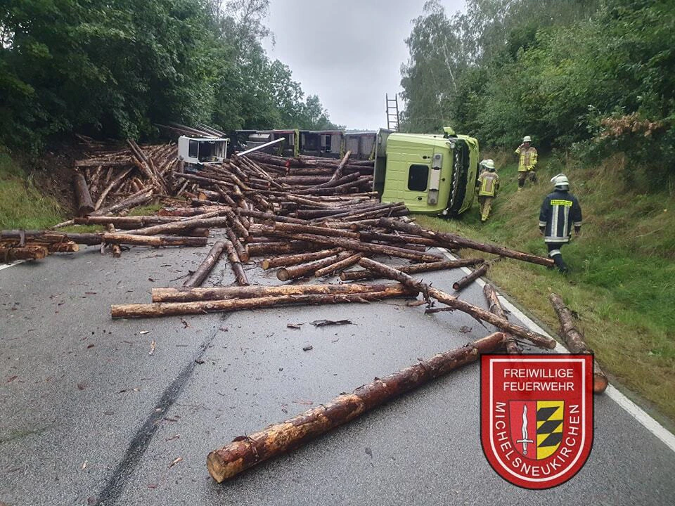  — © Freiwillige Feuerwehr Michelsneukirchen / Facebook